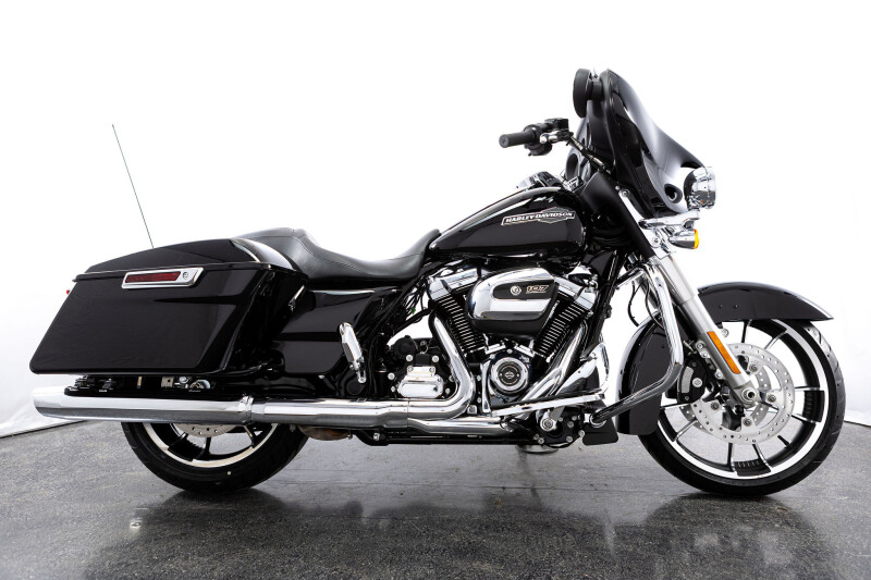 2022 Harley-Davidson® Street Glide® Vivid Black