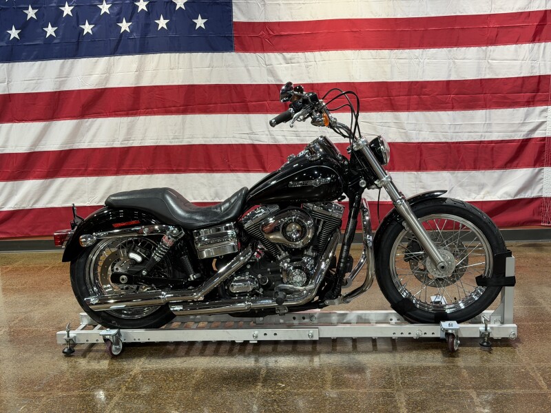 Harley-Davidson® Super Glide® Custom 2012 FXDC BLACK W/ PINSTRIPE