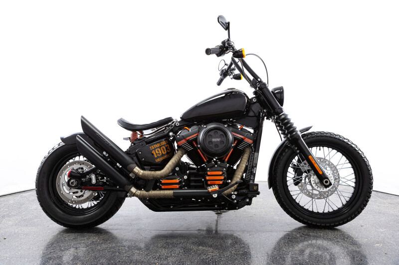 2019 Harley-Davidson® Street Bob® Vivid Black(BOBBER)