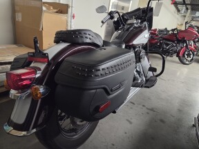 2021 Harley-Davidson® Heritage Classic 114 Vivid Black thumb 2