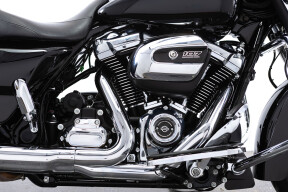 2022 Harley-Davidson® Street Glide® Vivid Black thumb 2