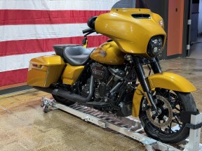 Harley-Davidson® Street Glide® Special 2023 FLHXS PROSPECT GOLD thumb 2