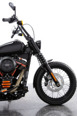 2019 Harley-Davidson® Street Bob® Vivid Black(BOBBER) thumb 1