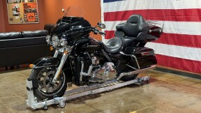 Harley-Davidson® Ultra Limited Low 2015 FLHTKL BLACK W/ PINSTRIPE thumb 2