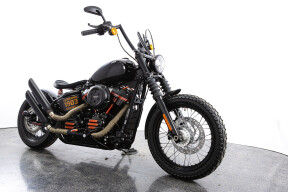 2019 Harley-Davidson® Street Bob® Vivid Black(BOBBER) thumb 0