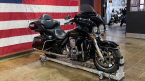 Harley-Davidson® Ultra Limited Low 2015 FLHTKL BLACK W/ PINSTRIPE thumb 0