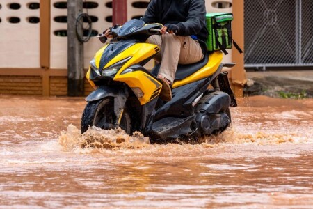 How to Ride a Motorcycle in Unexpected Weather