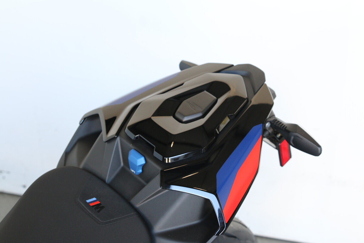 On Sale 2026 BMW M 1000 R, photo 28