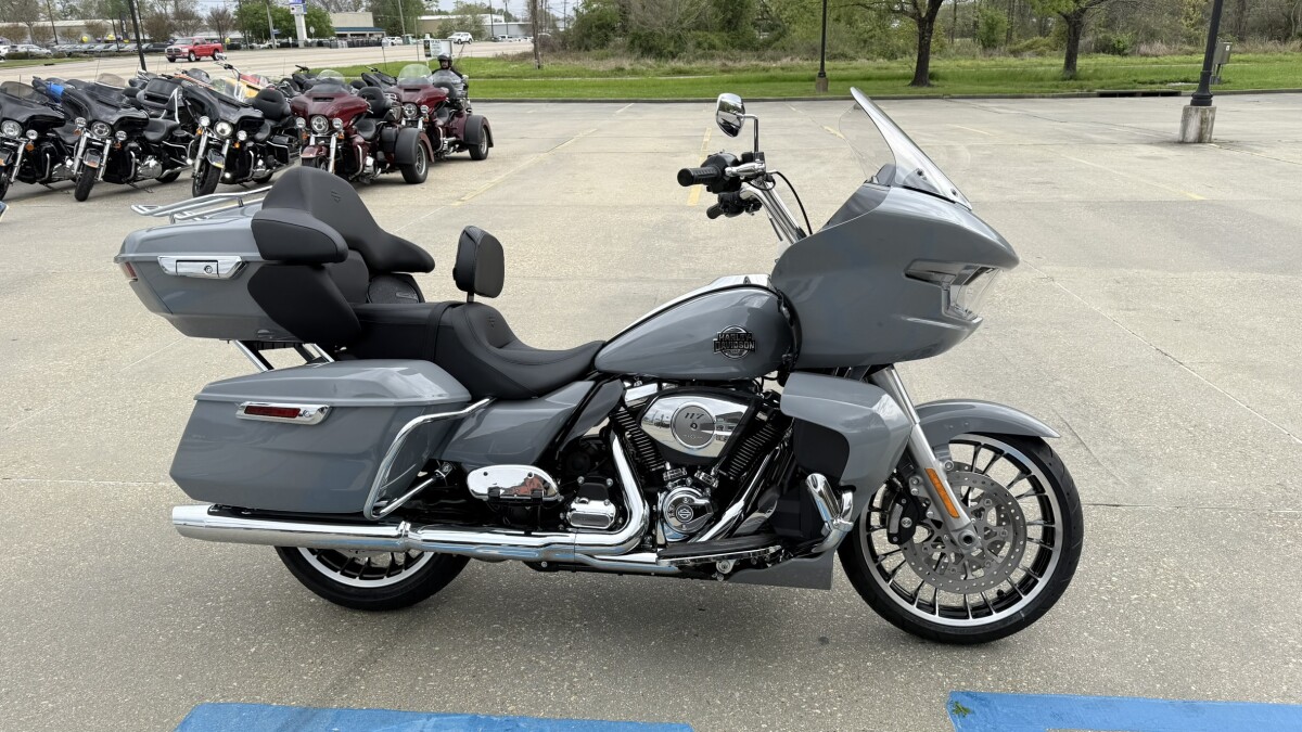 2026 Harley-Davidson® Road Glide Limited, photo 11