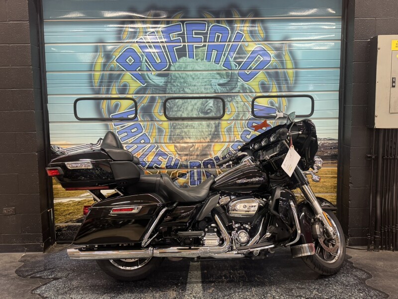 2018 Harley-Davidson® Ultra Limited Vivid Black