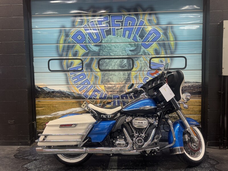 2021 Harley-Davidson® Electra Glide® Revival™ Hi-Fi Blue/Birch White