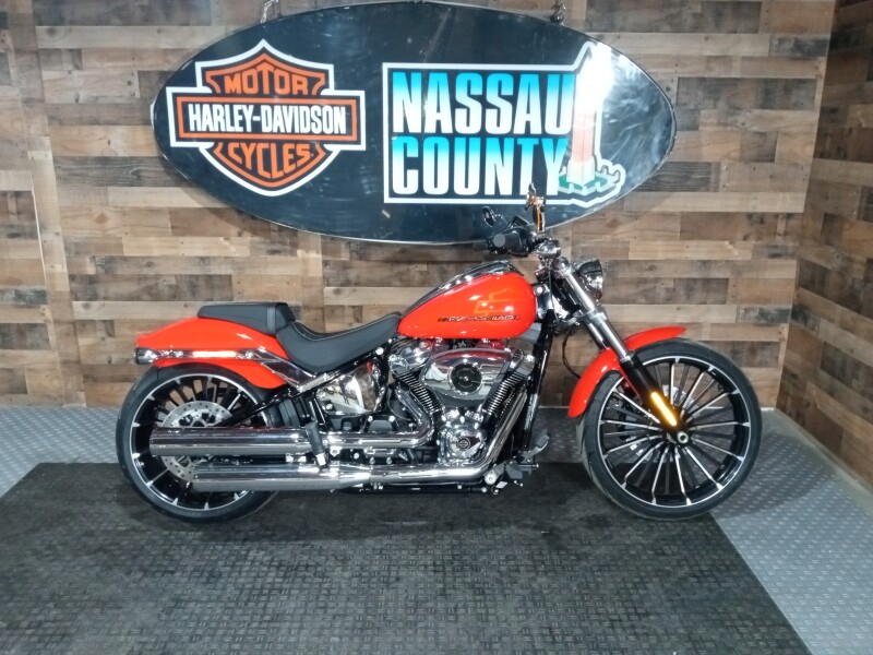 2026 Harley-Davidson® Breakout® Blood Orange Chrome Trim