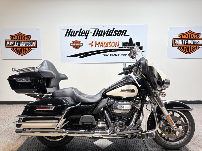 2017 Harley-Davidson FLHTP Police BLK/WHT SLV W/ PINSTRIPE
