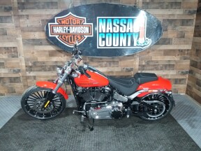 2026 Harley-Davidson® Breakout® Blood Orange Chrome Trim thumb 2
