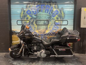 2018 Harley-Davidson® Ultra Limited Vivid Black thumb 3