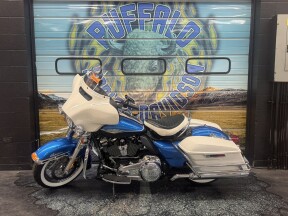 2021 Harley-Davidson® Electra Glide® Revival™ Hi-Fi Blue/Birch White thumb 3