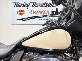 2022 Harley-Davidson FLHTP Police BLK/WHT SLV W/ PINSTRIPE thumb 2