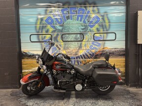 2025 Harley-Davidson<sup>®</sup> Heritage Classic Whiskey Fire / Vivid Black w/Laced Wheels thumb 3