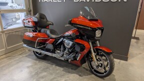 2025 Harley-Davidson® Street Glide™ Ultra Whiskey Fire / Vivid Black thumb 3