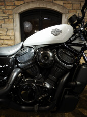 Harley-Davidson® Nightster™ 2025 RH975 BILLIARD GRAY thumb 2