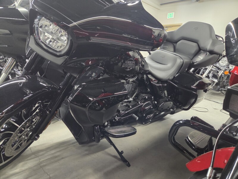 2026 Harley-Davidson® Street Glide Limited Vivid Black