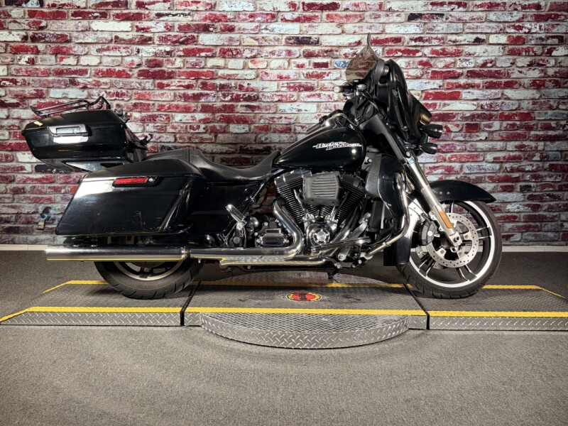 Harley-Davidson® Street Glide® 2015 FLHX BLACK