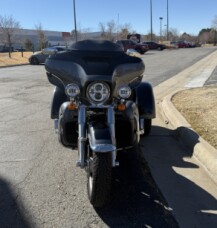 2022 Tri Glide™ Ultra FLHTCUTG thumb 1