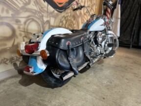 FLSTC 2016 Heritage Softail® Classic thumb 2
