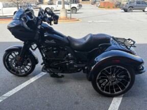 2023 Road Glide 3 Vivid Black thumb 0