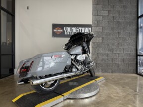 2026 Harley-Davidson® Street Glide® FLHX - Solo Trim thumb 2