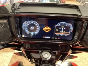 2026 Harley-Davidson® CVO Street Glide 3 Limited Citrus Heat CVO Tri-Tone thumb 1