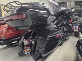 2026 Harley-Davidson® Street Glide Limited Vivid Black thumb 2