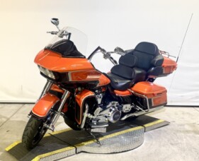 2022 CVO™ Road Glide™ Limited FLTRKSE thumb 0