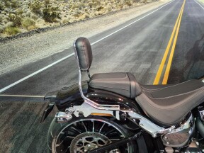 2026 Harley-Davidson® Breakout DEMO® Vivid Black Chrome Trim thumb 1
