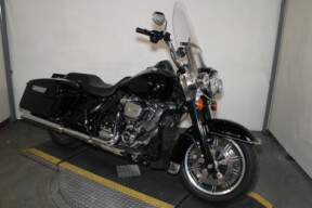 2022 Harley-Davidson Police Road King Grand American Touring FLHP thumb 2