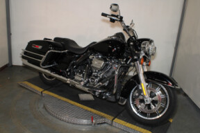 2022 Harley-Davidson Police Road King Grand American Touring FLHP thumb 2
