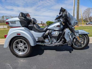 2023 Harley-Davidson® Tri Glide® Ultra Atlas Silver Metallic
