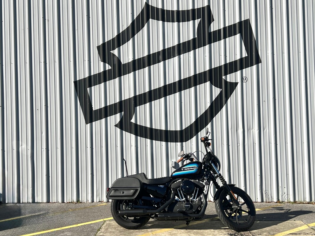 2019 Harley-Davidson® Iron 1200™ Vivid Black