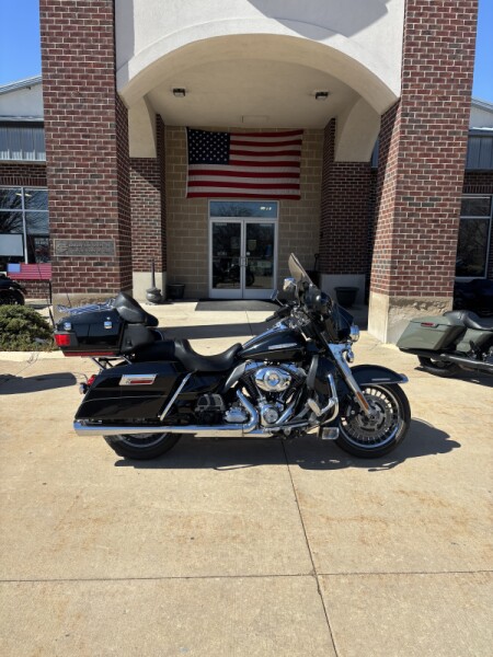 Harley-Davidson® Electra Glide® Ultra Limited 2011 FLHTK Vivid Black