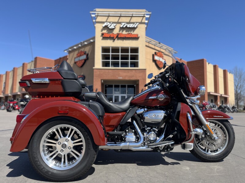 2024 Harley-Davidson® FLHTCUTG Tri Glide® Ultra Red Rock 863220