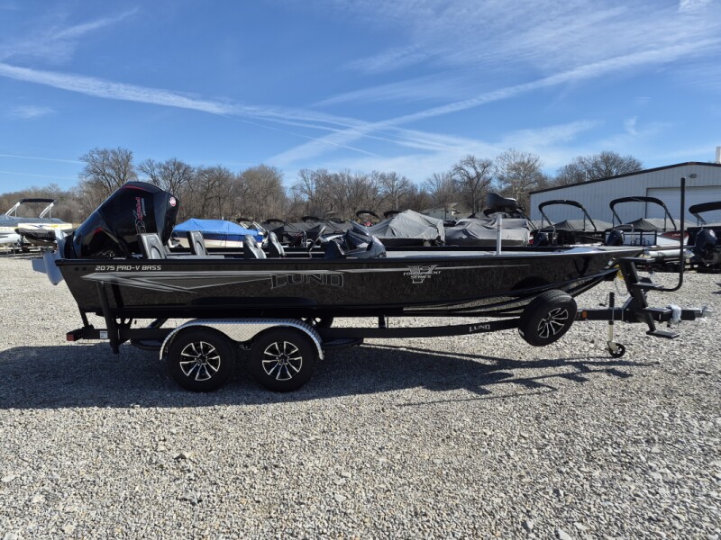 2026 Lund 2075 Pro V Bass XS
