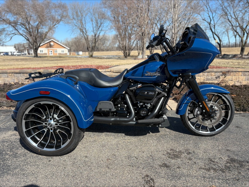 2023 Harley-Davidson® Road Glide® 3 Bright Billiard Blue