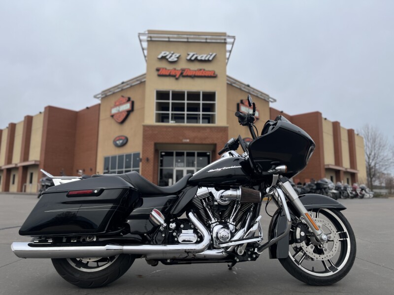 2015 Harley-Davidson® FLTRXS Road Glide® Special Vivid Black 677817