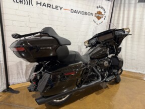 2026 Harley-Davidson® Street Glide Limited FLHXL 0034600375 Vivid Black thumb 3