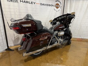 2022 Harley-Davidson® Ultra Limited FLHTK 607266 Midnight Crimson/Vivid Black thumb 3