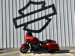 2024 Harley-Davidson® Street Glide® Whiskey Fire thumb 2