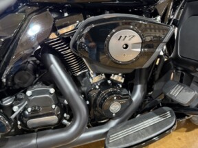 2026 Harley-Davidson® Street Glide Limited FLHXL 0034600375 Vivid Black thumb 2