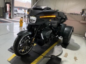2026 Harley-Davidson® Street Glide 3 Limited Iron Horse Metallic Black Trim thumb 0