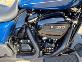 2023 Harley-Davidson® Road Glide® 3 Bright Billiard Blue thumb 2