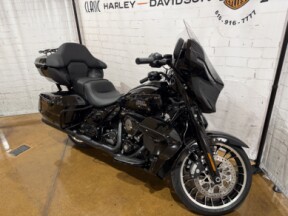 2026 Harley-Davidson® Street Glide Limited FLHXL 0034600375 Vivid Black thumb 1